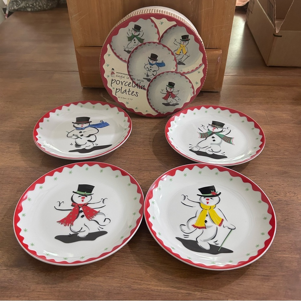 Boston Warehouse Christmas Snowman Porcelain Plate Set